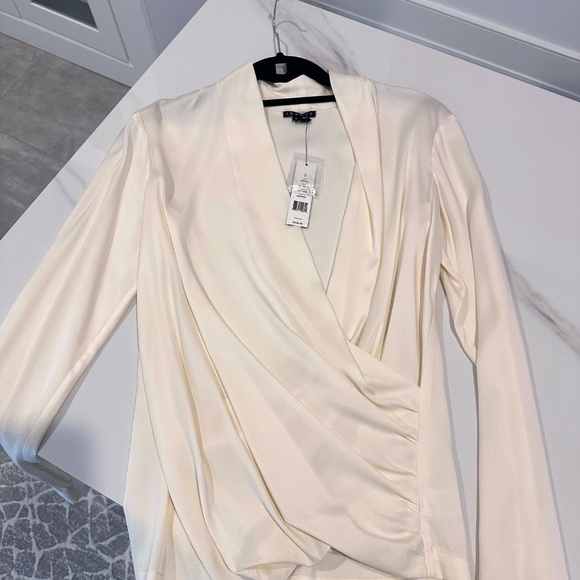 Theory “”Demona” Soft White Silk Blend Surplus Blouse Fabric: Elegance Size P/XS - Picture 2 of 7